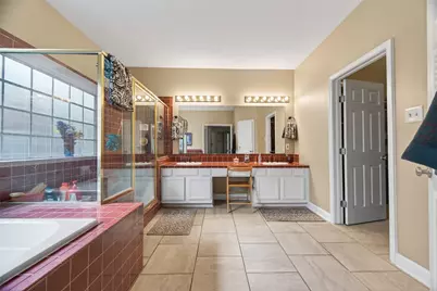 6810 Knoll Park Drive, Sugar Land, TX 77479 - Photo 18
