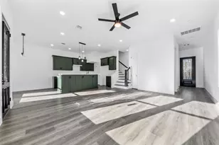 1310 Duff Ln, Houston, TX 77022 - Photo 16