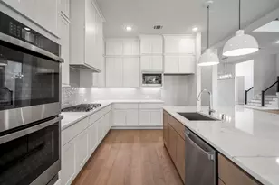 208 Lilac Tree Ct, Willis, TX 77318 - Photo 8