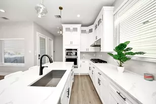 410 E 41st St, Houston, TX 77022 - Photo 24