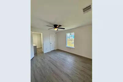 922 W 12th Street, Freeport, TX 77541 - Photo 8