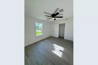 922 W 12th Street, Freeport, TX 77541 - Photo 12