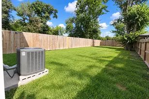 4709 Ireland St, Houston, TX 77016 - Photo 2
