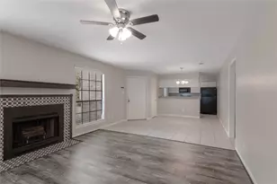2401 Sycamore Ave, Huntsville, TX 77340 - Photo 8