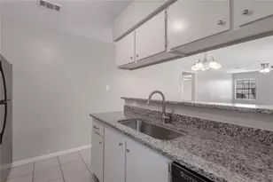 2401 Sycamore Ave, Huntsville, TX 77340 - Photo 14