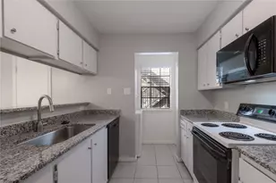 2401 Sycamore Ave, Huntsville, TX 77340 - Photo 12
