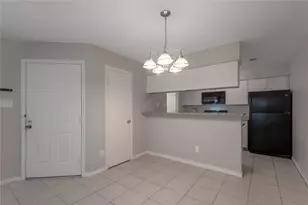 2401 Sycamore Ave, Huntsville, TX 77340 - Photo 10