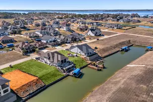 12562 St Louis Ct, Willis, TX 77318 - Photo 2