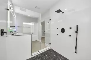 604 W 28th St, Houston, TX 77008 - Photo 22