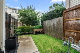1721 Utah St, Houston, TX 77007 - Photo 4