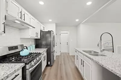 4014 Kitchen Hill Lane, Sugar Land, TX 77479 - Photo 8