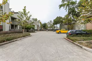 17417 Red Oak Dr, Houston, TX 77090 - Photo 2