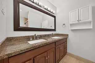 11126 Cedarhurst Dr, Houston, TX 77096 - Photo 32
