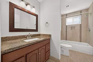 11126 Cedarhurst Dr, Houston, TX 77096 - Photo 36