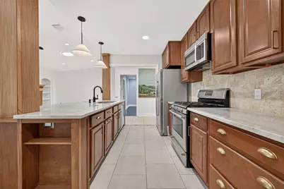 11126 Cedarhurst Drive, Houston, TX 77096 - Photo 8