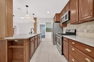 11126 Cedarhurst Dr, Houston, TX 77096 - Photo 8