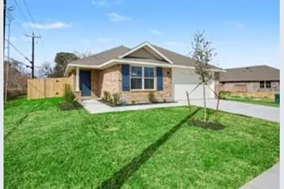 440 Bryan Way, Angleton, TX 77515 - Photo 2