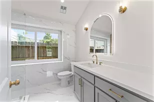 12823 Ashford Hills Dr Dr, Houston, TX 77077 - Photo 18