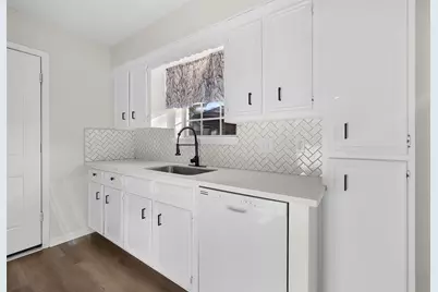 1000 Laredo Court, College Station, TX 77845 - Photo 12