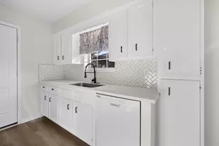 1000 Laredo Ct, College Station, TX 77845 - Photo 12