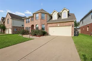 2614 Sunset Lake Dr, Sugar Land, TX 77478 - Photo 2