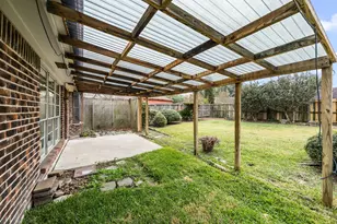 12123 Plumpoint Dr, Houston, TX 77099 - Photo 20