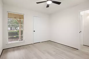 12123 Plumpoint Dr, Houston, TX 77099 - Photo 16