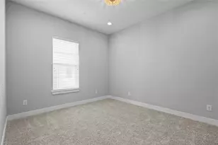 8409 Hempstead Rd, Houston, TX 77008 - Photo 26