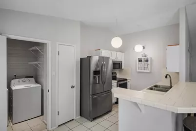 10122 Green Valley Lane, Houston, TX 77064 - Photo 6
