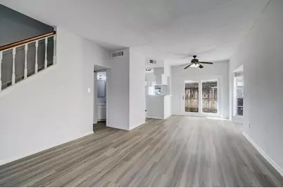 7575 Cambridge Street #2101, Houston, TX 77054 - Photo 4