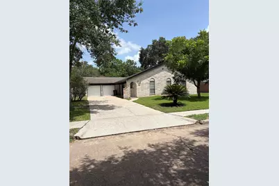 1402 Bellaire Boulevard, Alvin, TX 77511 - Photo 1