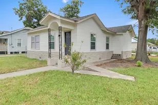 101 E James St, Baytown, TX 77520 - Photo 1