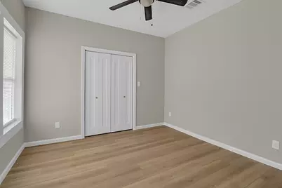 101 E James Street, Baytown, TX 77520 - Photo 6