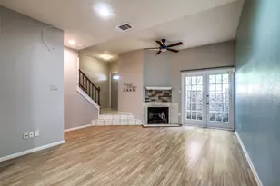 800 Country Pl Dr, Houston, TX 77079 - Photo 2