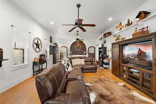 836 Pecan St, New Ulm, TX 78950 - Photo 6