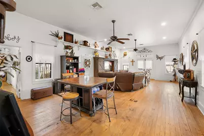 836 Pecan Street, New Ulm, TX 78950 - Photo 8