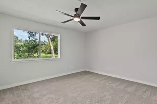 211 Avenue I, Alvin, TX 77511 - Photo 22