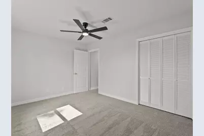 211 Avenue I, Alvin, TX 77511 - Photo 18