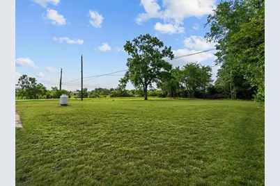 211 Avenue I, Alvin, TX 77511 - Photo 26