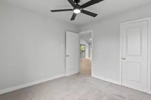 211 Avenue I, Alvin, TX 77511 - Photo 16