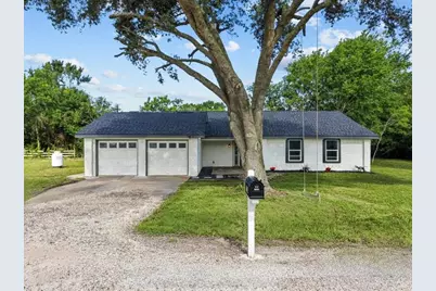 211 Avenue I, Alvin, TX 77511 - Photo 2
