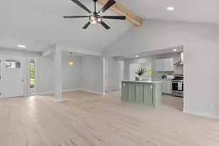 211 Avenue I, Alvin, TX 77511 - Photo 12