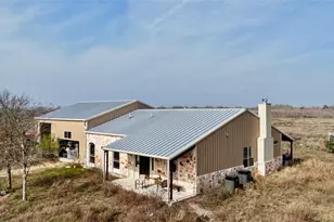 326 Co Rd 451, Waelder, TX 78959 - Photo 1