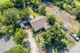501 N Magnolia St, Highlands, TX 77562 - Photo 2