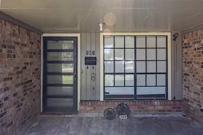 501 N Magnolia Street, Highlands, TX 77562 - Photo 6