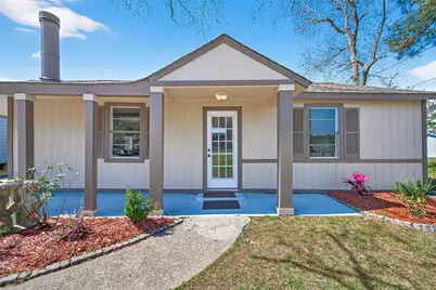 323 Lake Livingston Drive, Livingston, TX 77351 - Photo 2