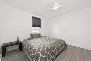 323 Lake Livingston Dr, Livingston, TX 77351 - Photo 14