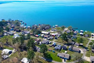 323 Lake Livingston Dr, Livingston, TX 77351 - Photo 38