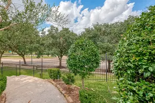 2150 Stacy Knoll, Houston, TX 77008 - Photo 4