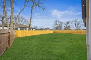 1807 Waco St, Dayton, TX 77535 - Photo 26